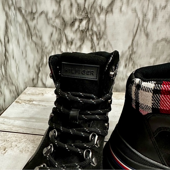 Tommy Hilfiger Women’s Sz 7 1/2 Black Nesser Lace Up Lug Boots Farmcore Gorpcore - Picture 4 of 10